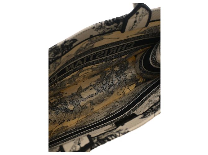 Dior Book Tote Medium aus besticktem Canvas Zodiac Toile De Jouy Weiß - Ansicht 4
