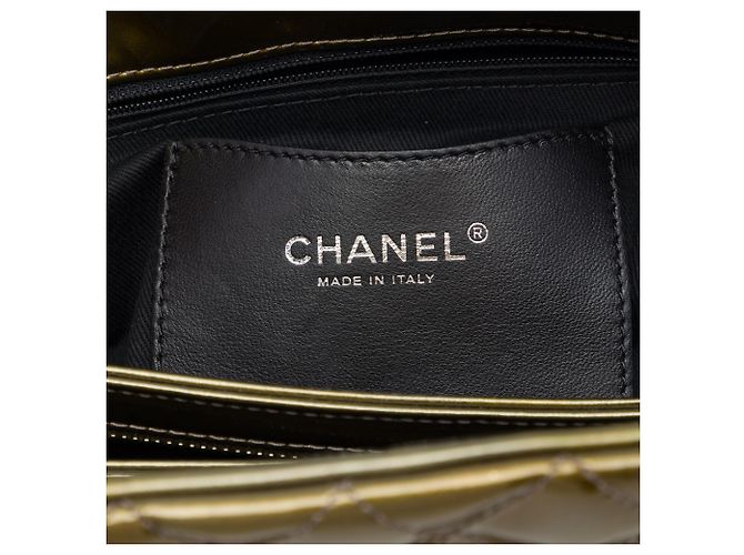 Borsa Bowling Chanel Just Mademoiselle Medium in vernice Ombré Dorata - vista 5