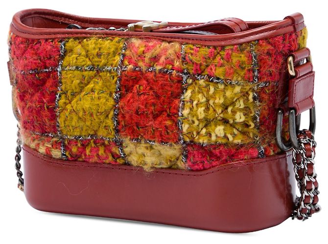 Chanel Gabrielle Crossbody Piccola in Tweed Rosso e Pelle d'Agnello - vista 2