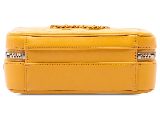 Chanel Yellow Small Lambskin CC Filigree Incognito Vanity Case Giallo Senape - vista 3