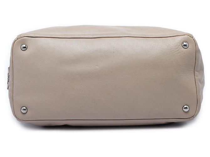 Sac satchel Prada en cuir de veau beige avec poche frontale - vue 3