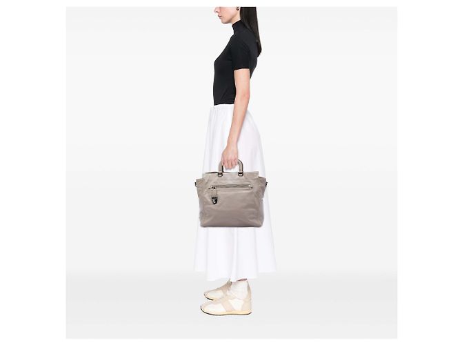 Sac satchel Prada en cuir de veau beige avec poche frontale - vue 5