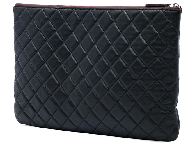 Clutch Chanel Black Large Quilted Lambskin O Case Nero - vista 2