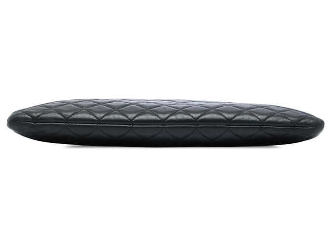 Clutch Chanel Black Large Quilted Lambskin O Case Nero - vista 3