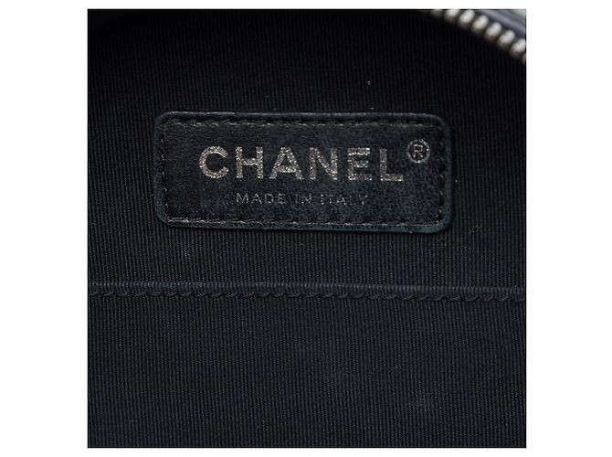 Chanel Sac bandoulière Round As Earth en cuir verni noir - vue 5