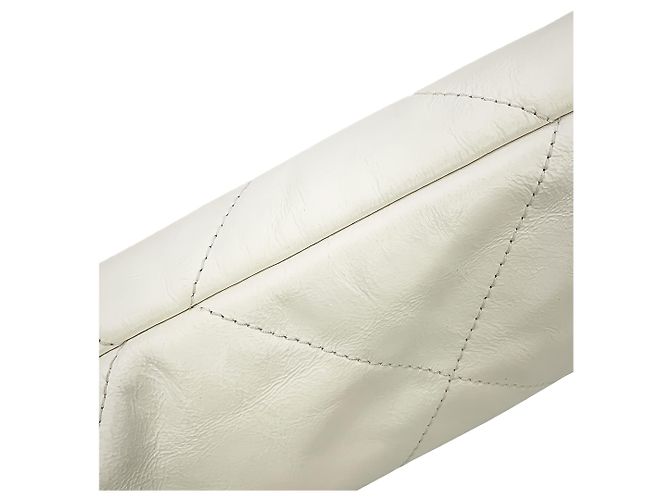 Borsa Chanel 22 Small in vitello lucido matelassé bianca Bianco Bianco sporco - vista 11