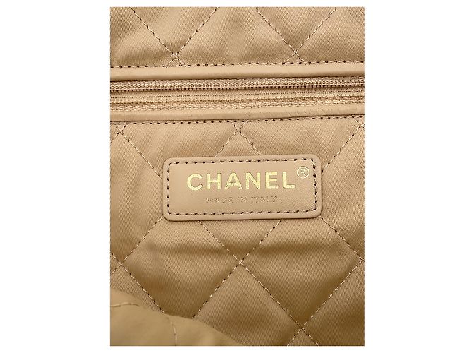 Borsa Chanel 22 Small in vitello lucido matelassé bianca Bianco Bianco sporco - vista 5