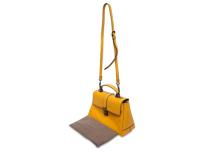 Borsa Bottega Veneta Piazza in nappa gialla, dimensione Medium, con rifiniture Intrecciato - vista 6