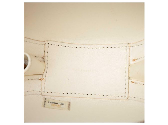 Chanel White CC gesteppte Lammleder-Rundclutch mit Kette Weiß - Ansicht 4