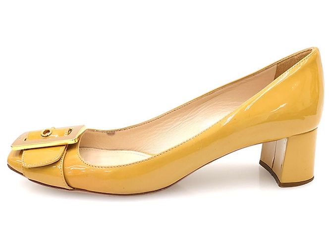 Prada Lackleder Pumps mit Blockabsatz in Gelb - Ansicht 2