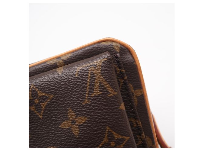 Sac à main Louis Vuitton Monogram Viva Cite MM Marron Beige - vue 10