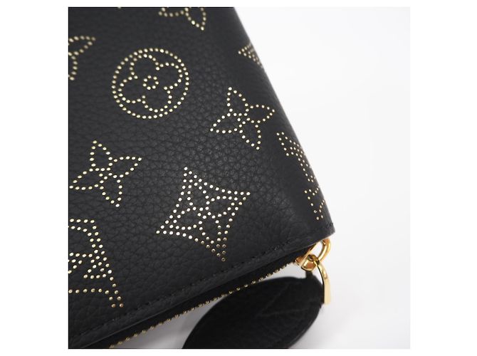 Cartera Zippy Louis Vuitton Mahina en Noir Negro Dorado - vista 9
