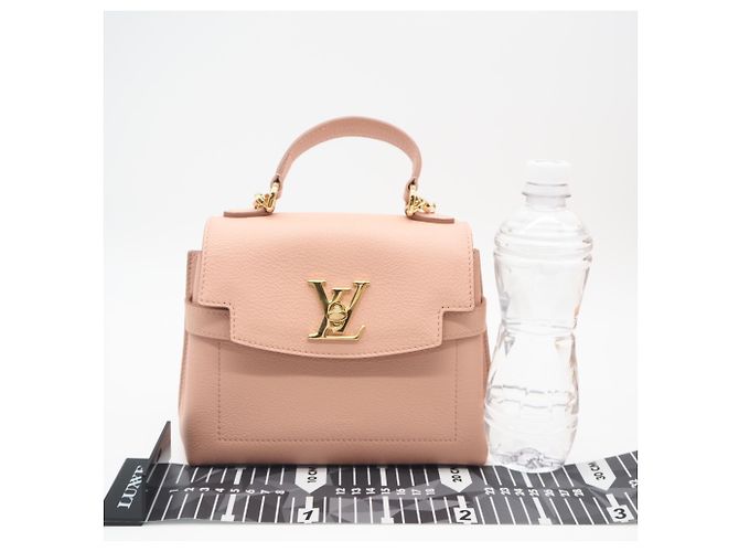 Sac à épaule Louis Vuitton Lockme Ever MINI Beige - vue 3