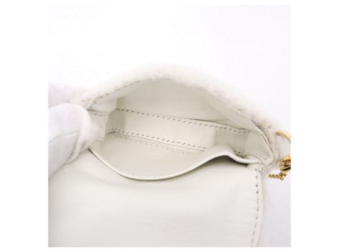 Borsa a tracolla Fendi Nano Bucket in pelle di pecora con catena Boa - vista 15