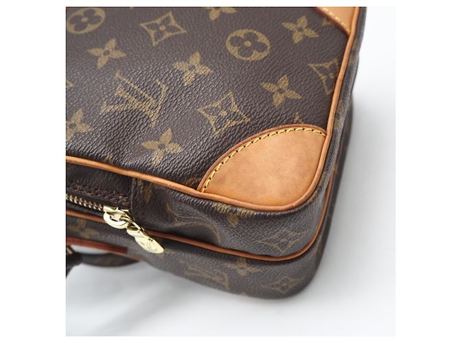 Bolso de hombro Louis Vuitton Monogram Amazon Castaño Beige - vista 5