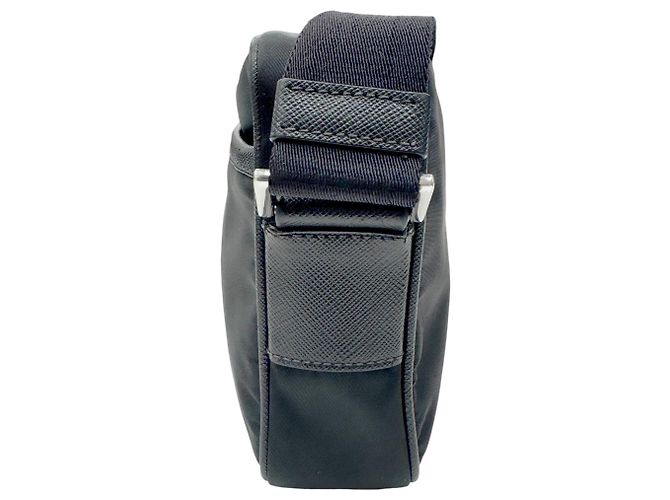 Prada Schultertasche aus schwarzem Nylon - Ansicht 3