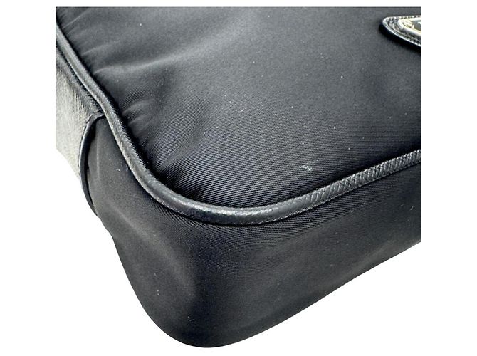 Prada Schultertasche aus schwarzem Nylon - Ansicht 6