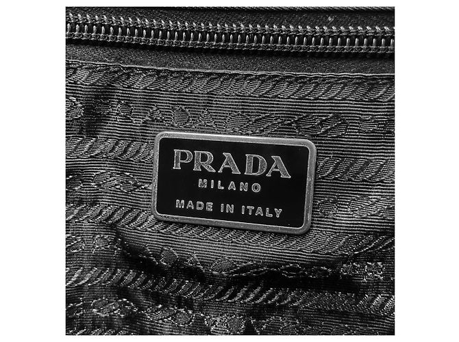 Prada Schultertasche mit Dreieckslogo und Kette Schwarz - Ansicht 13