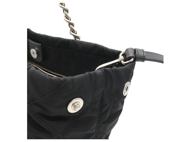 Prada Tessuto Schultertasche mit Kette und Dreieck Schwarz - Ansicht 6