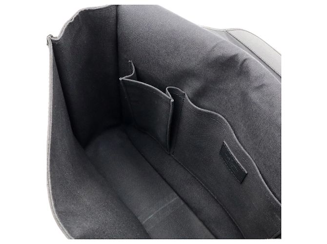 Borsa a tracolla Louis Vuitton Taiga Andrey Grigio - vista 10