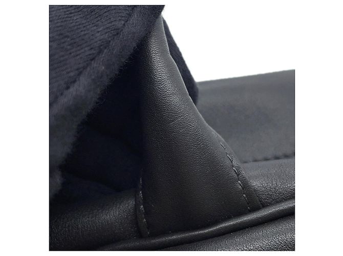 Bolsa de ombro Chanel em couro de bezerro preto - vista 7