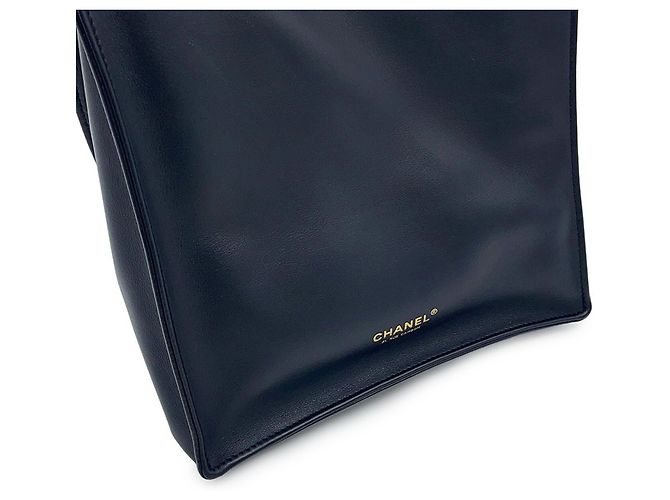 Chanel Tote Bag aus schwarzem Kalbsleder - Ansicht 11
