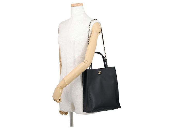 Chanel Tote Bag aus schwarzem Kalbsleder - Ansicht 5