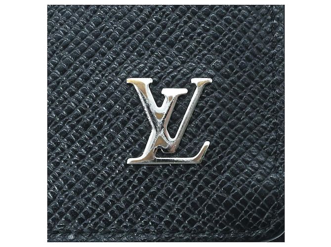 Brazza Monedero Louis Vuitton Taiga Negro Gris - vista 9