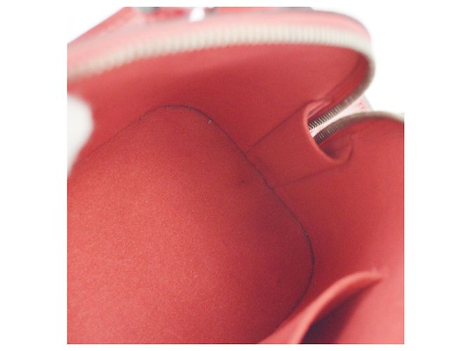 Louis Vuitton Alma Epi Leather BB Rosa - vista 3