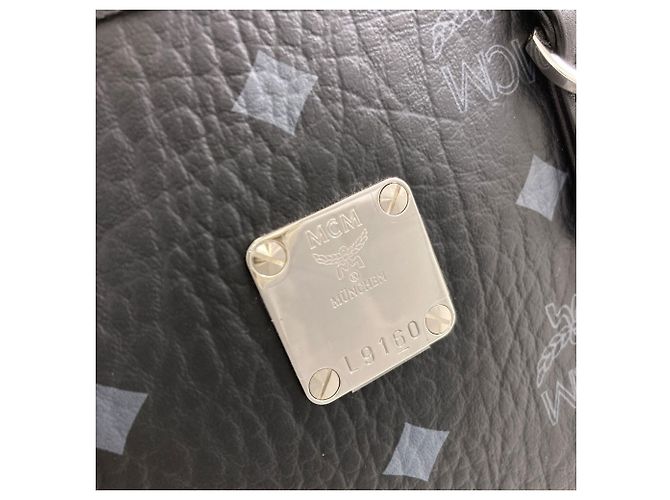 MCM Toni Top Zip Shop Bag Black - view 11