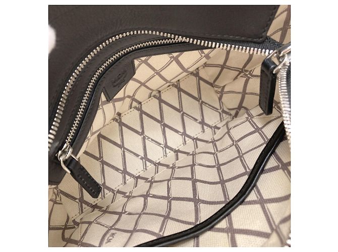 MCM Toni Top Zip Shop Bag Black - view 5