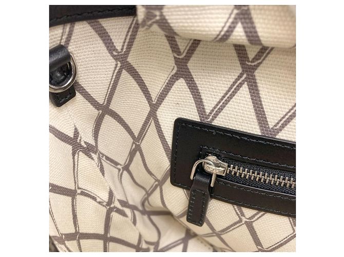 MCM Toni Top Zip Shop Bag Black - view 9
