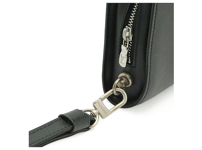 Clutch Louis Vuitton Baikal Nero - vista 4
