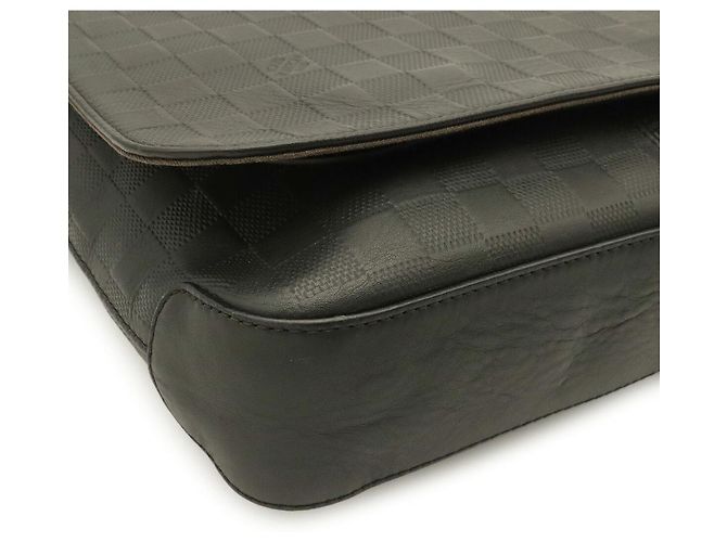 Bolsa Messenger Louis Vuitton District PM Preto - vista 3