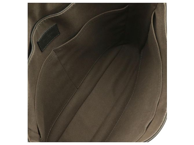 Bolsa Messenger Louis Vuitton District PM Preto - vista 6