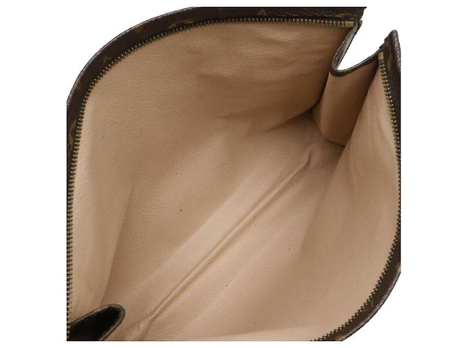 Louis Vuitton Poche Toilette 26 Brown - view 6