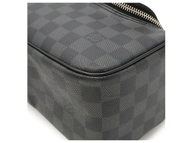Necessaire Louis Vuitton Damier Graphite Multicor - vista 3