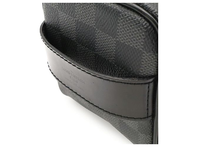 Necessaire Louis Vuitton Damier Graphite Multicor - vista 4