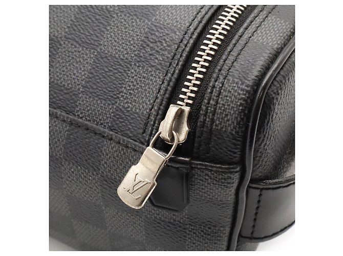 Necessaire Louis Vuitton Damier Graphite Multicor - vista 5