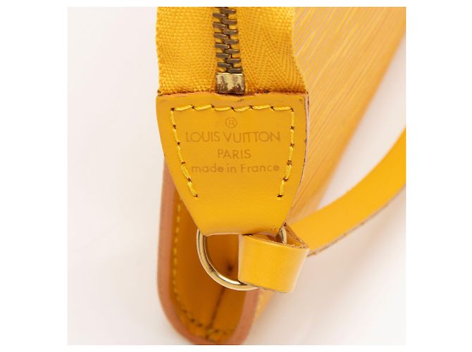Louis Vuitton Vintage Epi Leather Pochette Accessoires Amarillo - vista 8