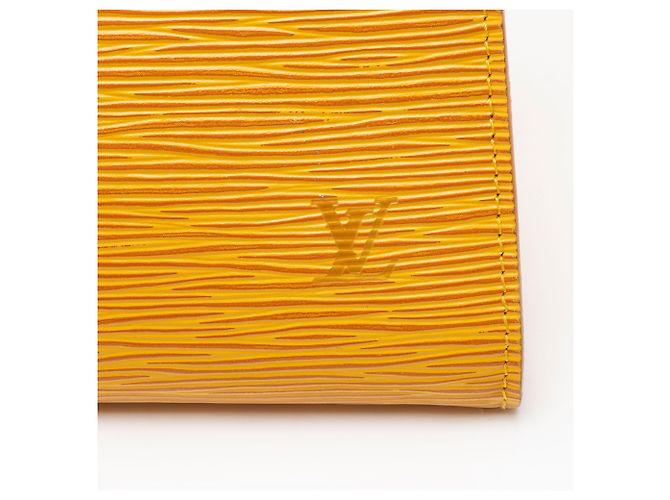 Louis Vuitton Vintage Epi Leather Pochette Accessoires Amarillo - vista 9
