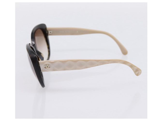 Chanel Logo CC Plastic Negro - vista 4