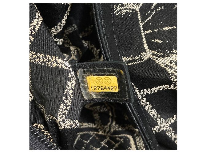 Chanel Essential Tote Bag Black - view 7