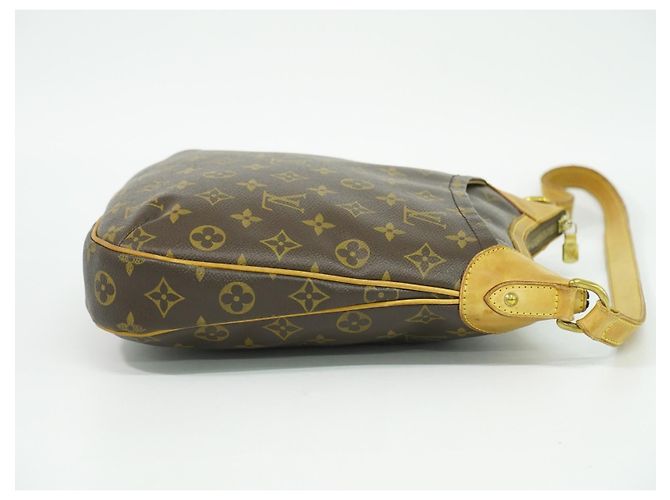 Louis Vuitton Odeon Monogram Canvas PM Marrom - vista 3