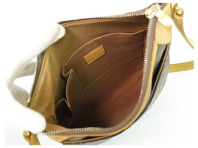 Louis Vuitton Odeon Monogram Canvas PM Marrom - vista 4