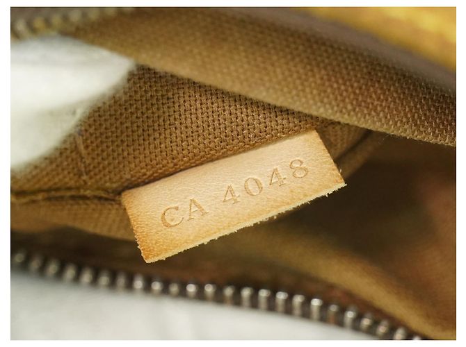 Louis Vuitton Odeon Monogram Canvas PM Marrom - vista 6