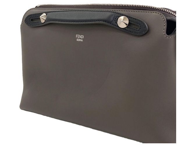 Bolsa 2-Way Fendi By The Way Medium Cinza antracite - vista 12