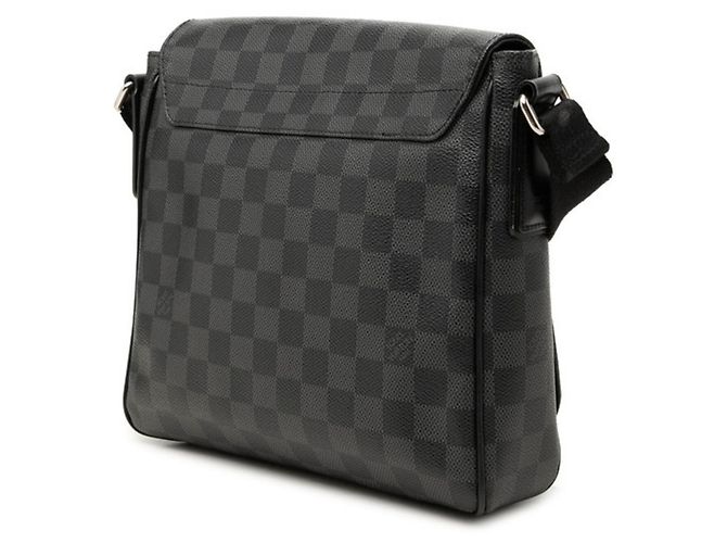 Sac bandoulière Louis Vuitton Damier Graphite District PM Noir - Ansicht 2