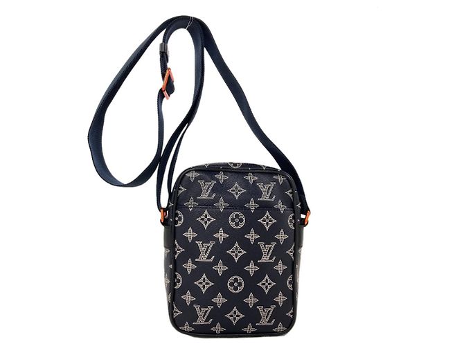 Borsa a tracolla Louis Vuitton Danube PM Upside Down Blu Monogramma - vista 2