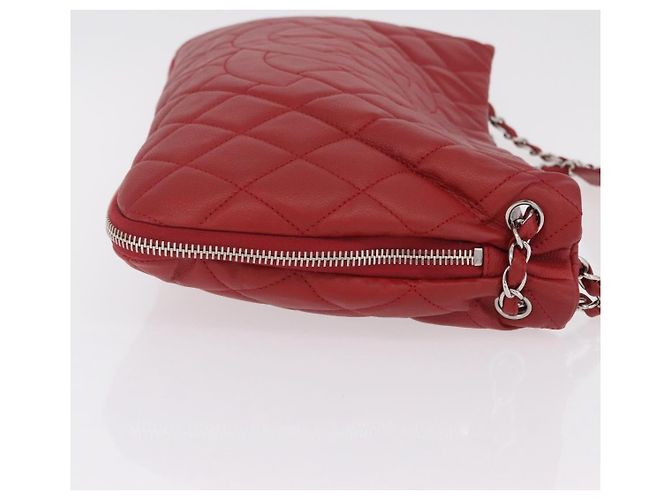 Chanel Timeless CC Expandable Quilted Caviar Large Roja - vista 3